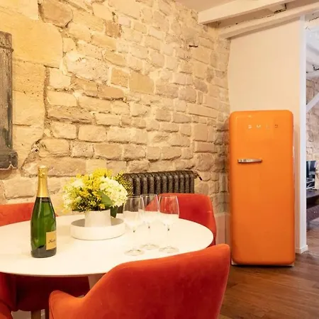Luxury Countryside House Heart Of Historic Marais Apartment *
