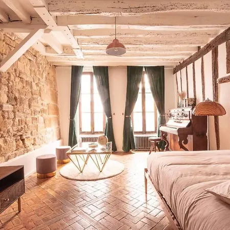 Luxury Countryside House Heart Of Historic Marais